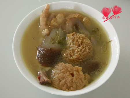 猴头菇鸡脚海参汤的做法