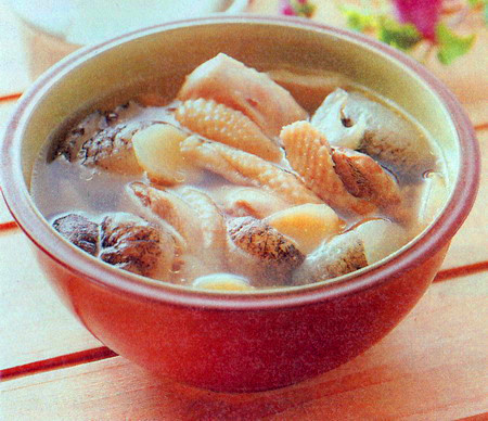 海参姜鸡汤的做法