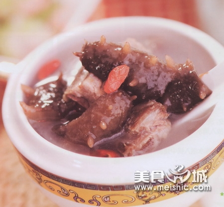 海参排骨煲的做法