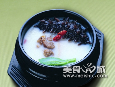猪肉海参汤的做法