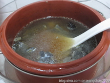 海参花胶乌鸡汤的做法
