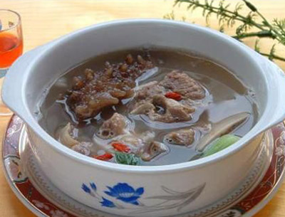 海参炖鸡的做法