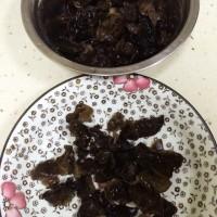 海参木耳排骨汤的做法步骤